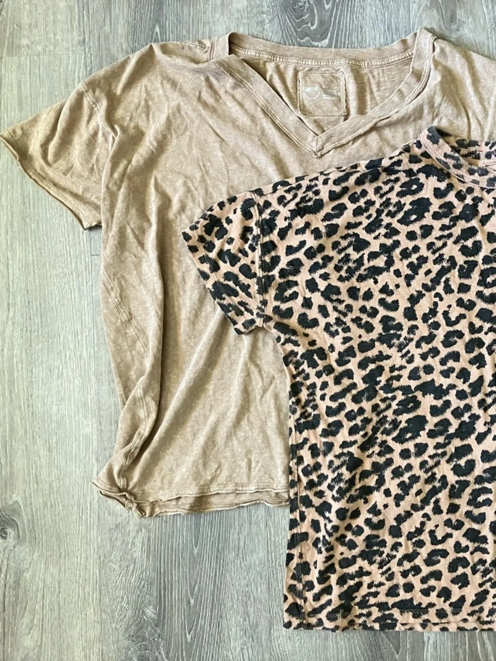 Aerie Tee Bundle (2) - Picture 2 of 11